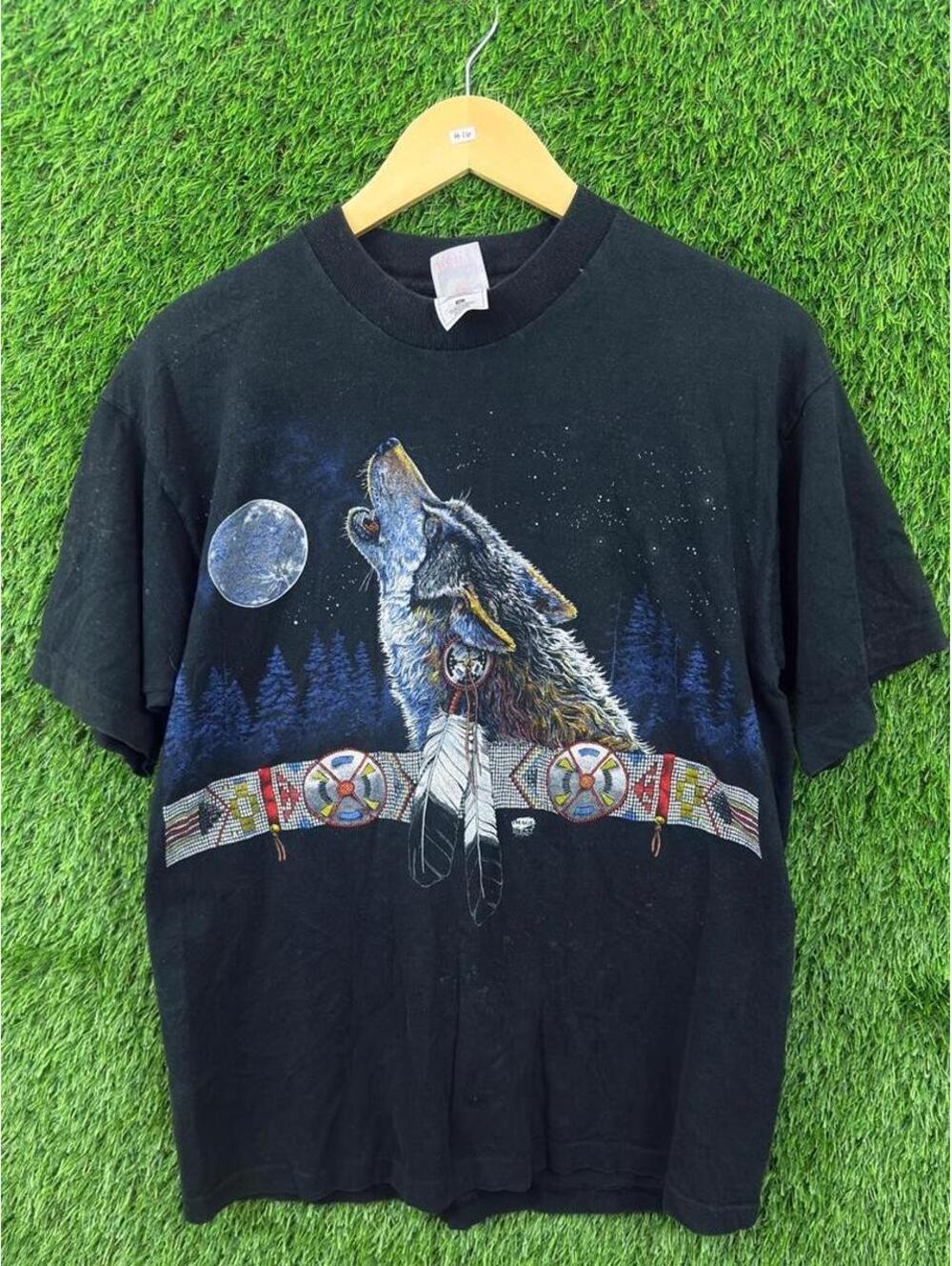 Vintage black wolf graphic T-shirt